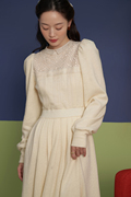 兰奕屋语原创设计奶白色，欧根纱刺绣羊毛连衣裙，秋季优雅公主显瘦