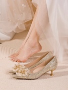 金色婚鞋2023年新娘鞋主婚纱高跟鞋女3cm低跟单鞋公主水晶鞋