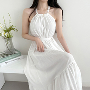 韩系chic夏季法式气质，挂脖系带收腰显瘦无袖背，心中长款连衣裙女