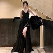 法式赫本风高端黑色缎面礼服，开叉长裙子高级感性感v领露背连衣裙
