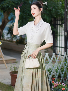 新中式女装翻领刺绣衬衫夏季日常搭配马面裙的短袖上衣中国风