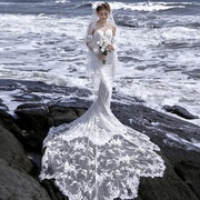 影楼主题拍照服装情侣写真拍照摄影礼服海边外景，蕾丝鱼尾袖子婚纱