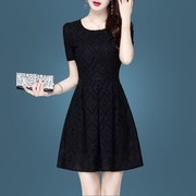 夏季黑色雪纺连衣裙2023气质，中年女士裙子时尚，短袖收腰a字裙