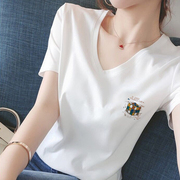 白色纯棉V领短袖t恤女夏季宽松显瘦设计感小众韩系甜美女装上衣服