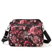 Baggallini Calais Crossbody Bag 女款单肩包黑红印花复古风百搭