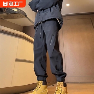大黄马丁靴搭配的裤子，男款防水美式登山机能风工装防寒冲锋裤