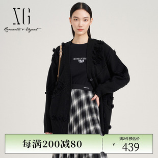 XG雪歌创意毛球点缀毛针织衫2023秋季镂空设计宽松长袖开衫女