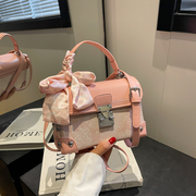 高级感粉色手提斜挎小包包，女2023通勤水桶，包刺绣(包刺绣)手拎盒子包潮