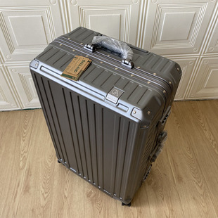 日本旅行箱日系行李箱20寸登机箱超轻皮箱万向轮静音超轻拉杆箱