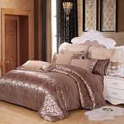 新欧式(新欧式)床上四件套，贡缎提花被套丝绸缎，1.8米双人床单床笠蕾丝花4件