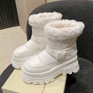 厚底白色防水雪地靴女款2024冬季加绒加厚皮毛一体短靴子棉鞋