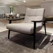 极简真皮单人椅客厅休闲椅芬恩现代复古白蜡木布沙发单椅设计师款