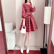 2024春装时尚红色流行裙子设计感轻奢气质名媛灯笼袖连衣裙女