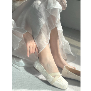玫瑰芭蕾国风复古刺绣鞋女配旗袍，的鞋秋季粗跟新中式百搭软底单鞋
