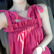 火龙果色蝴蝶结设计感吊带，女外穿夏季玫，红色宽松甜美显白甜酷上衣