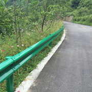 波形护栏防撞板高速路护拦板围栏马路绿色，喷塑防护栏路障桩栏杆