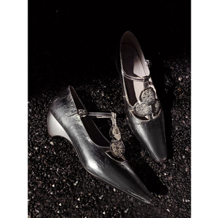 Le' Queen 獨家浮萍设计感 银色异型中跟法式玛丽珍鞋T型扣带单鞋