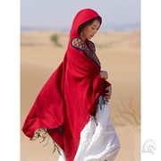 红色围巾茶卡盐湖丽江披肩沙漠，斗篷披风连帽西藏稻城亚丁旅游女装