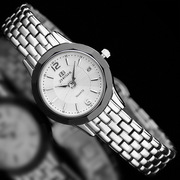 商务女防水品牌表带石英表，瑞士手表简约精钢白色日历国产腕表