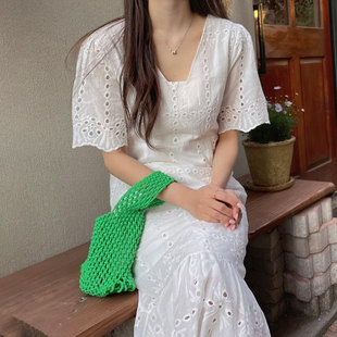 韩国chic夏季法式简约v领重工镂空刺绣，蕾丝钩花设计短袖连衣裙女