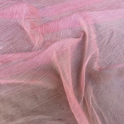 桃红色半透明潮丝绉雪纺提花布料，夏季薄款连衣裙衬衫时装轻透面