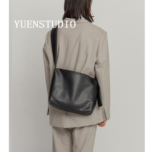 yuen韩国ins斜挎包简约设计款，小众男单肩包女学生，包软皮(包软皮)拉链书包