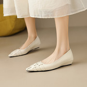 品牌法式复古浅口编织真皮坡跟鞋，女2024气质黑色单鞋白色尖头