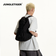丛林老虎时尚设计户外轻便大容量双肩包学生书包通勤运动背包男