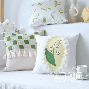 原创铃兰抱枕复古法式田园绿色清新棉麻靠枕沙发靠包靠垫ins花朵