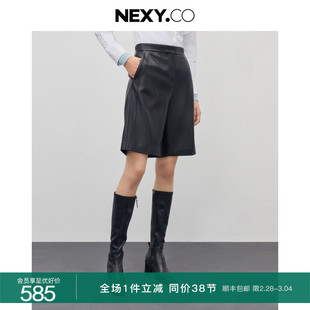 NEXY.CO/奈蔻2023年秋季气质经典休闲皮裤女士直筒减龄短裤
