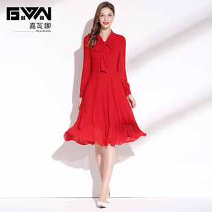 红色连衣裙2024春装系，带领气质收腰显瘦中长款雪纺长袖打底裙