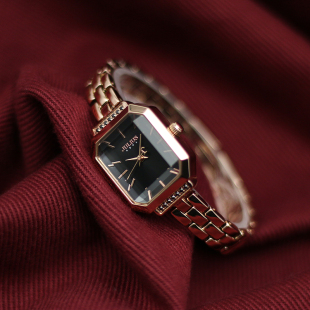 聚利时韩版时尚钢带，手表女时尚ol气质方形，小表盘防水女表