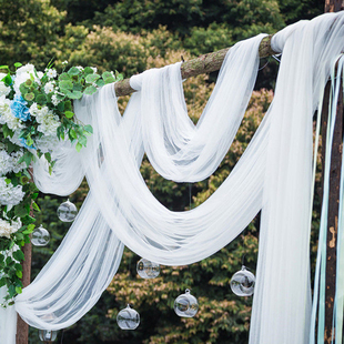 白色网纱缦婚庆拱门婚礼，求婚布置背景，中式吊顶白纱幔拍照户外装饰