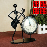 处理家居市场音乐铁人时钟金属，铁艺钟表时尚家居装饰钟表c24系