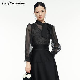 La Koradior拉珂蒂2024气质优雅蕾丝衬衫女时尚系带刺绣上衣