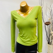姜黄色(姜黄色)牛油果绿气质，打底衫韩版显瘦鸡心领修身长袖t恤女2020