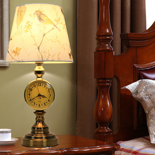 欧式复古台灯卧室床头，房间美式简约装饰灯具灯饰，古铜色带钟表台灯
