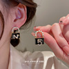 银针珍珠镶钻字母手提包耳环韩国时尚气质耳钉耳坠个性复古耳饰女
