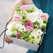 生日礼物玫瑰成都鲜花速递韩式混搭方形手提花盒礼盒，抱抱桶情人节