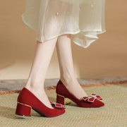 中式结婚鞋女新娘鞋秀禾红色，粗跟单鞋加肥加宽胖脚大码女鞋41一43