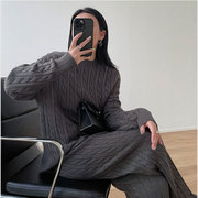 深灰色休闲时尚套装女慵懒风麻花设计感针织毛衣垂感阔腿裤两件套