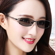 老花眼镜女 平光变色防辐射眼镜电脑防蓝光护目镜时尚老花镜超轻