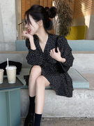 一片式裹身黑色波点连衣裙2022秋季韩版小个子短裙V领长袖雪纺裙