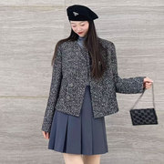 小腾阿玛施月品牌女装2024春季圆领双排扣气质，小香风花呢外套