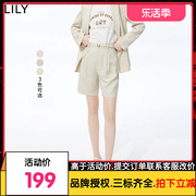lily2023夏女装(夏女装)光泽感醋酸，别致褶裥通勤气质纯色高腰休闲短裤