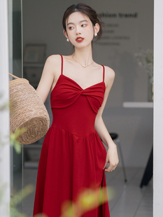 复古法式设计感红色吊带连衣裙显瘦裙子女外搭开衫海边度假两件套