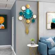 现代简约挂钟家用客厅钟表创意气球装饰壁钟个性表挂墙网红石英钟