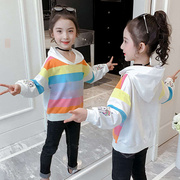 女童秋装2021韩版中大儿童卫衣，连帽彩虹条纹长袖女孩童装上衣