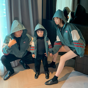 春秋韩版亲子装棒球服一家三四口母女全家装，洋气休闲开衫外套