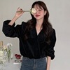 韩国chic春季减龄复古小众设计感甜美气质优雅V领纯色丝绒衬衫女